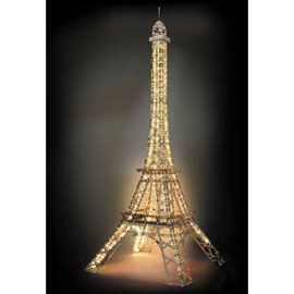 C34 Eiffelova veža s osvetlením